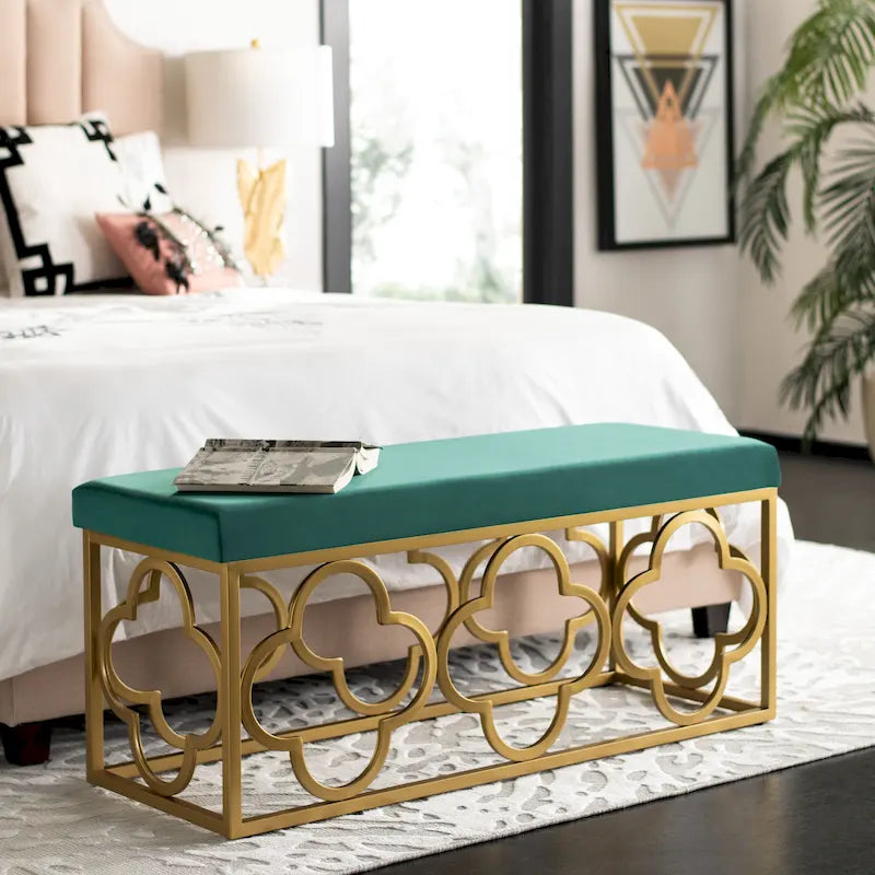 Banc rectangulaire en velours style marocain avec piètement doré à motifs quadrilobes