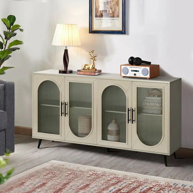 Meuble de rangement de style vintage avec porte vitrée et pieds dorés