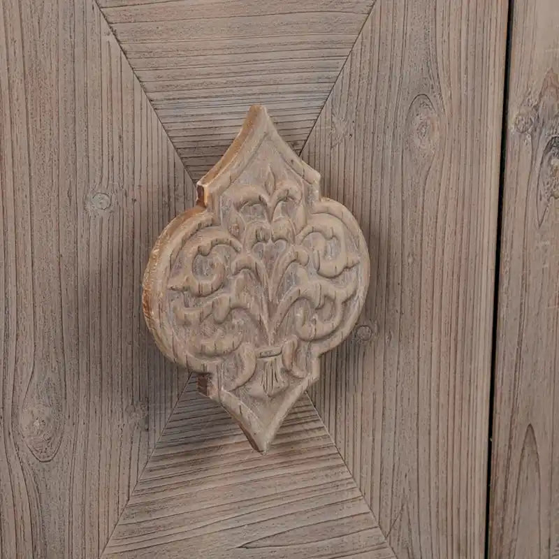 Enfilade ancienne à 4 portes avec poignées sculptées en forme de fleurs et placage en pin