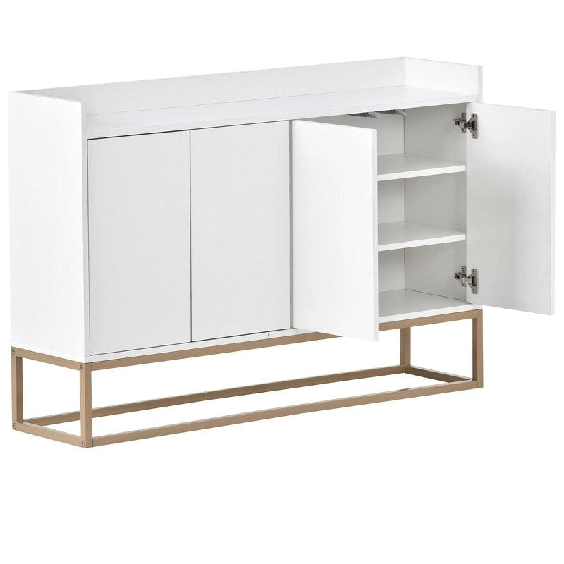 Buffet de 119 cm avec pieds dorés, système d'ouverture par pression, barrière de protection sur le plateau et 4 portes sans poignée